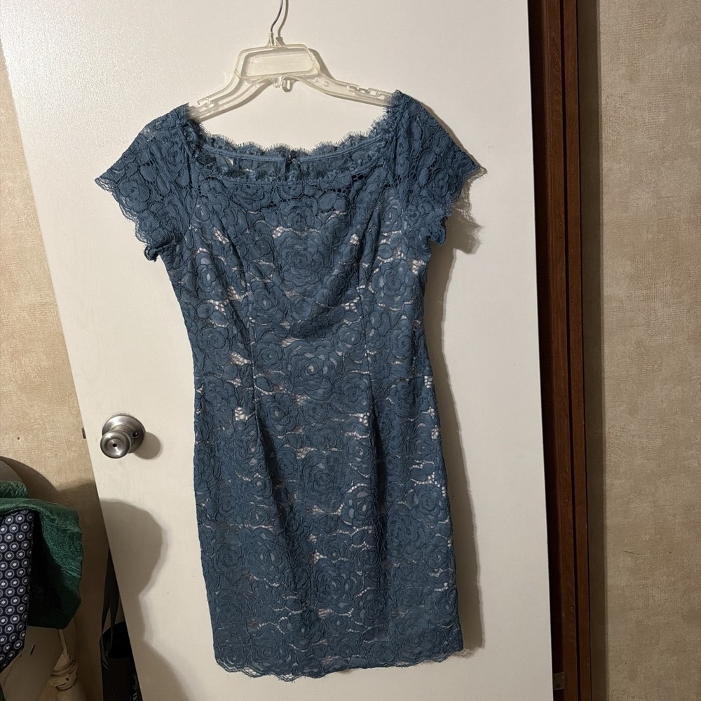 ADRIANNA PAPELL Slate Blue Lace Dress Fully Lined. Gorgeous, Fun, And Romantic !